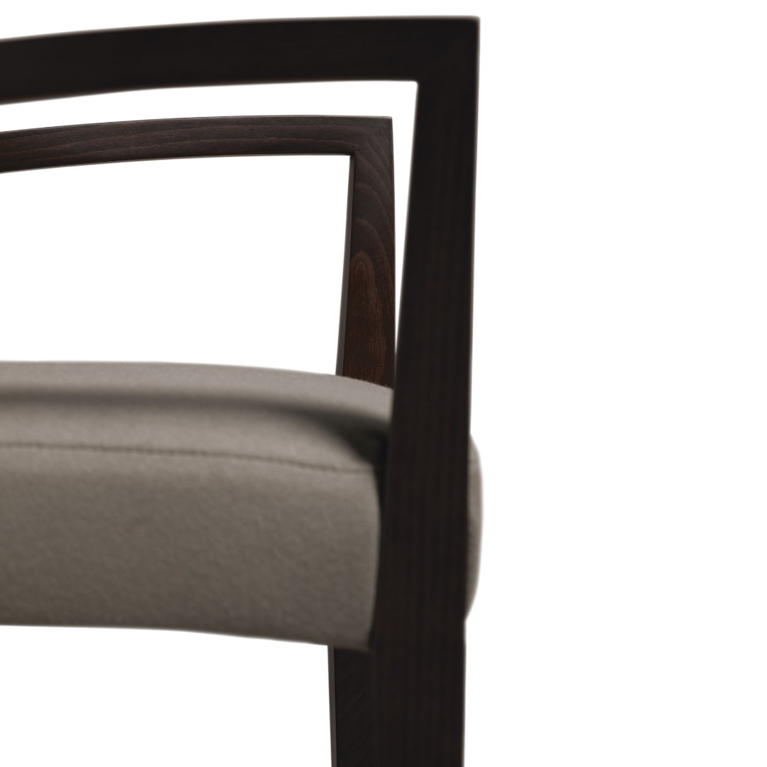 BR-1000-1 Blaze Arm Chair